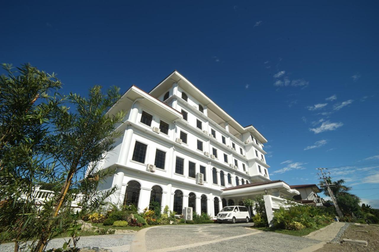 Isla De Oro Hotel Mamburao エクステリア 写真