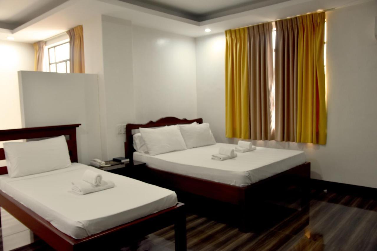 Isla De Oro Hotel Mamburao エクステリア 写真