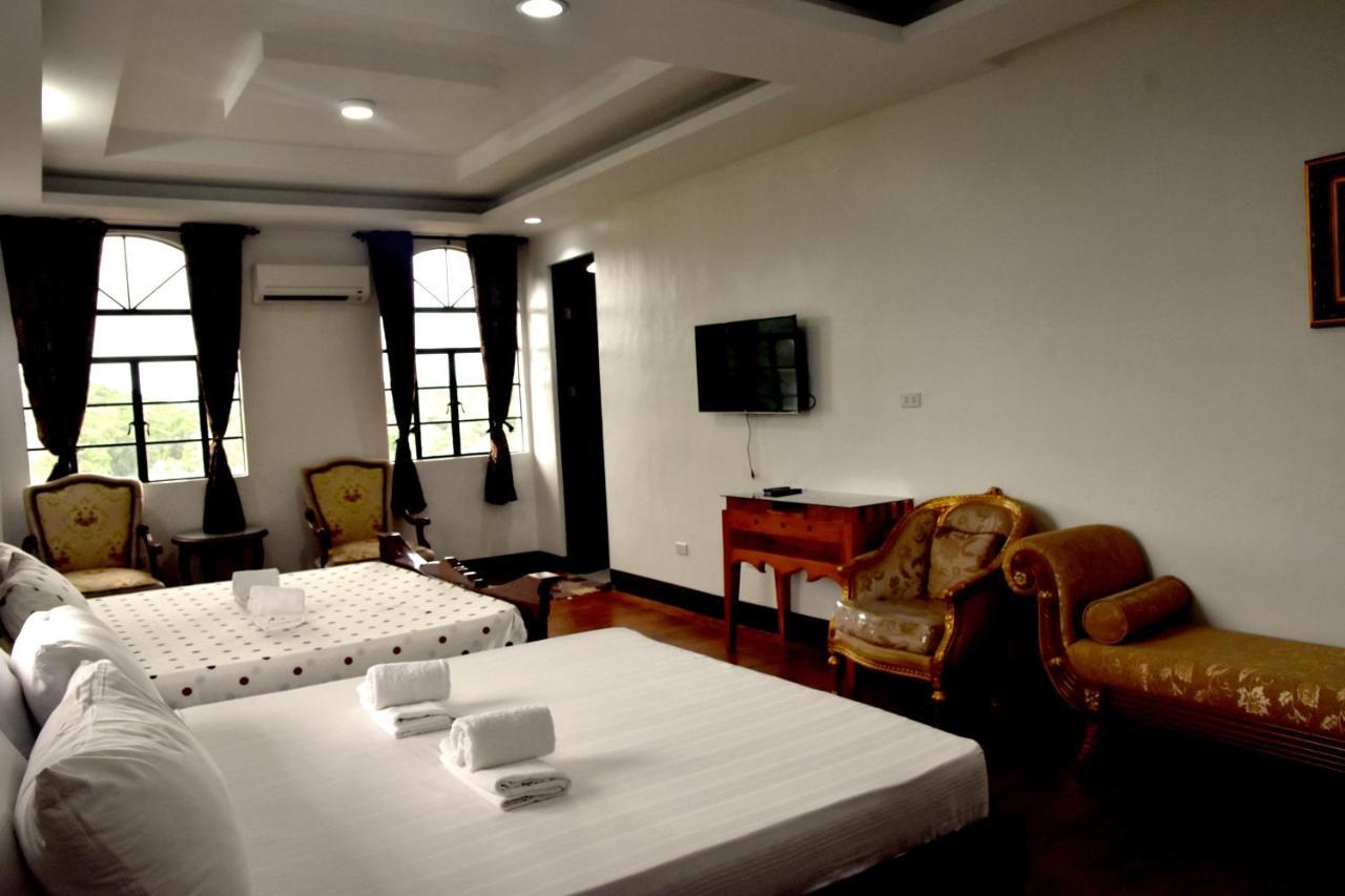 Isla De Oro Hotel Mamburao エクステリア 写真