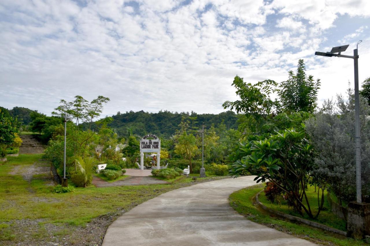 Isla De Oro Hotel Mamburao エクステリア 写真