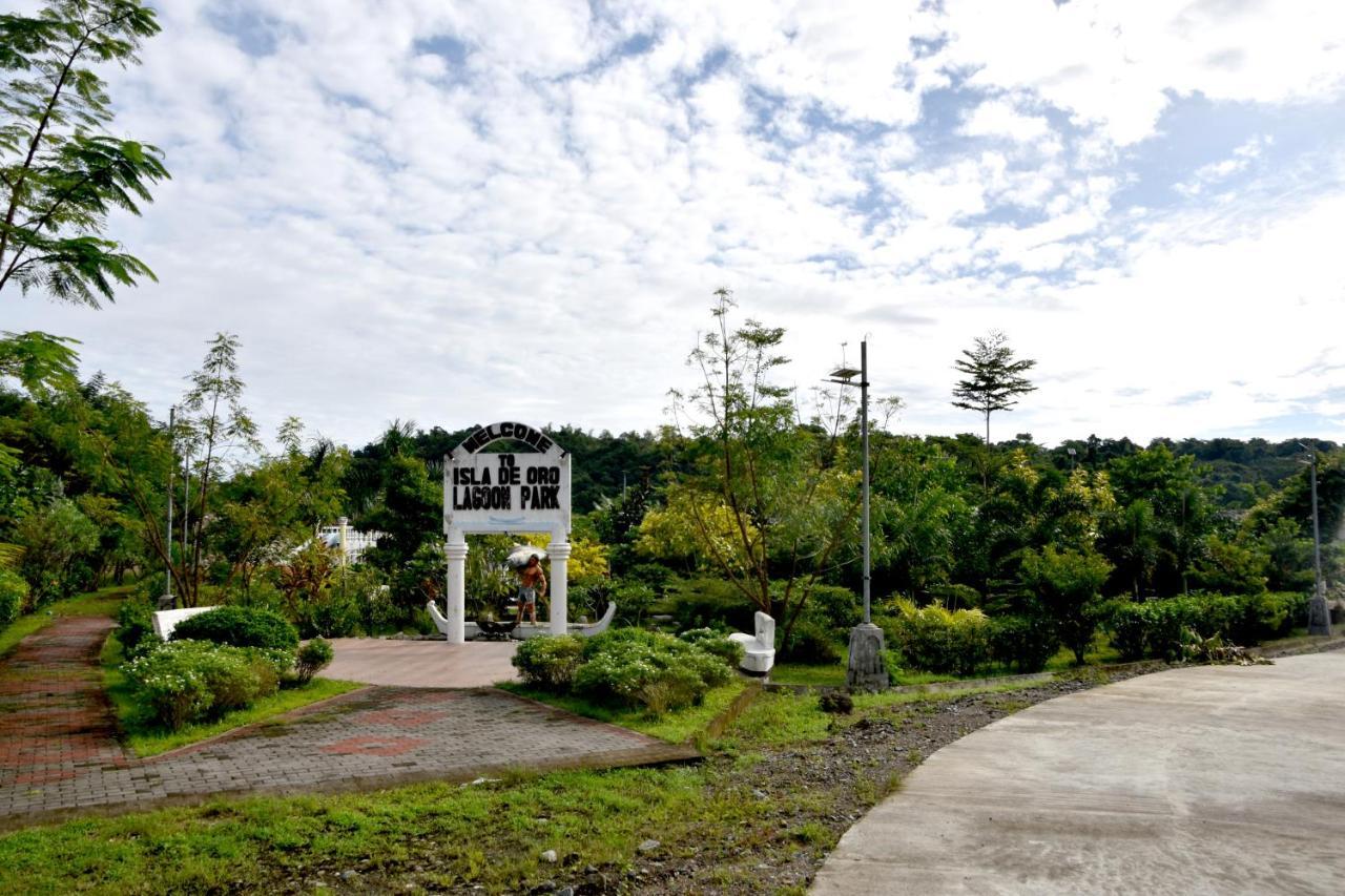 Isla De Oro Hotel Mamburao エクステリア 写真