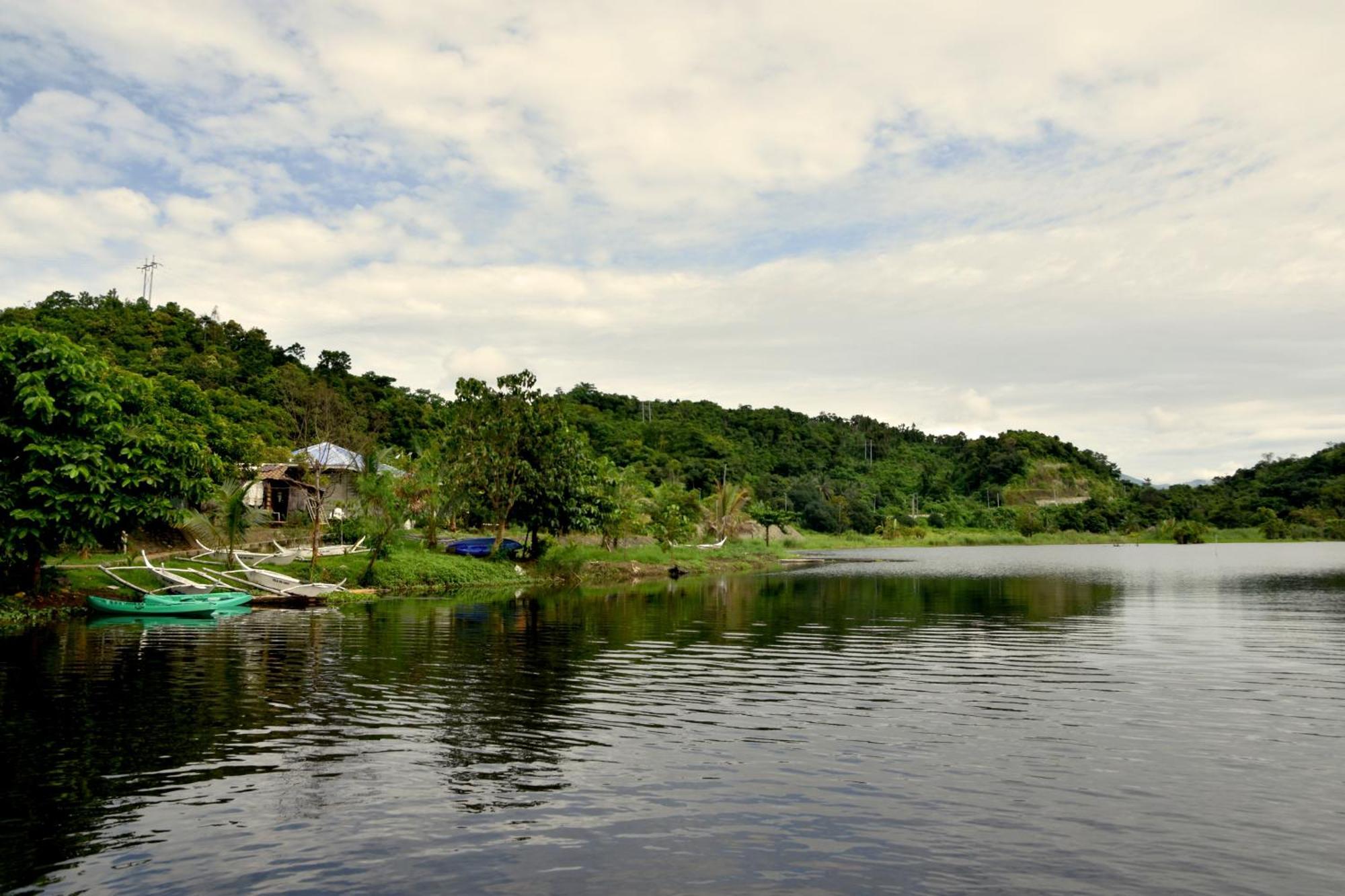 Isla De Oro Hotel Mamburao エクステリア 写真