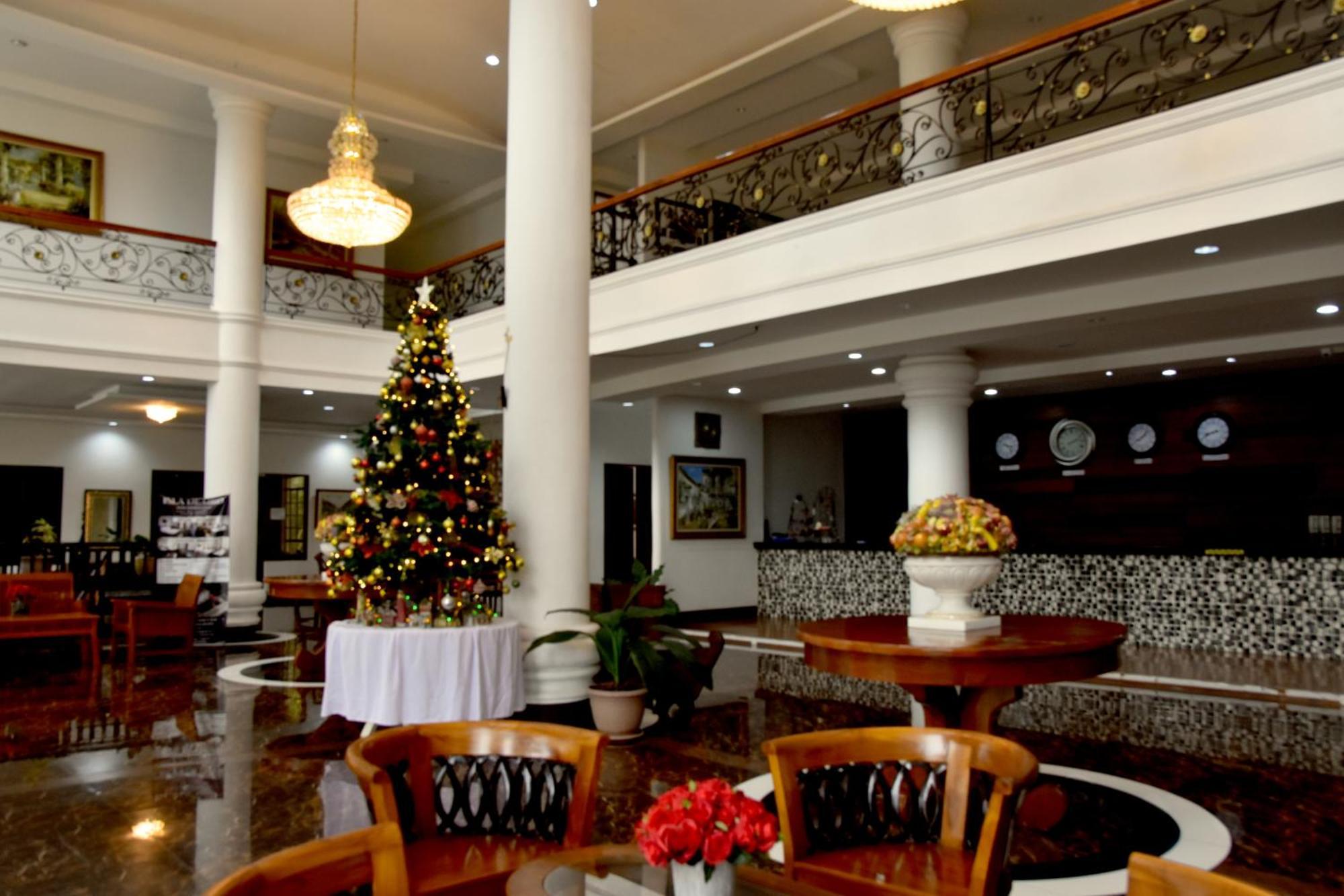 Isla De Oro Hotel Mamburao エクステリア 写真