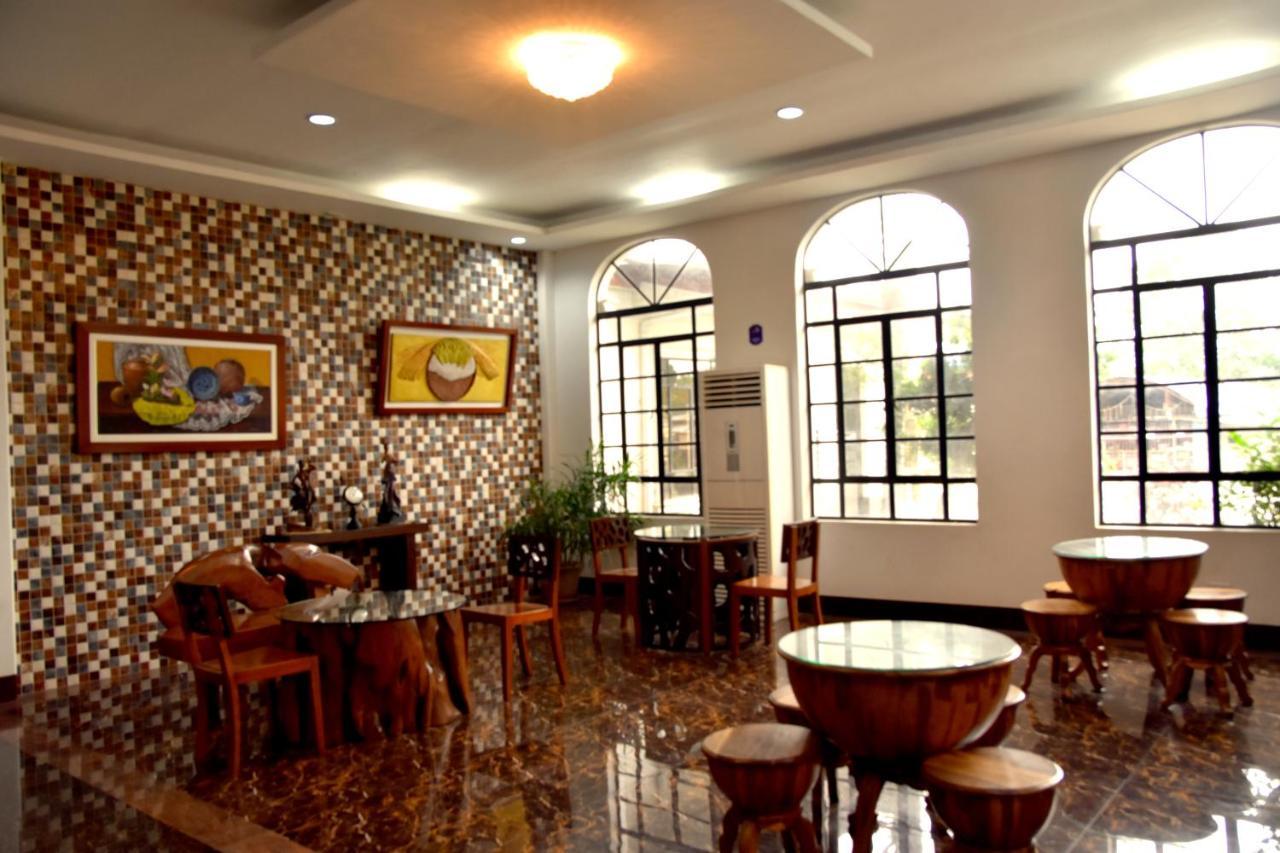 Isla De Oro Hotel Mamburao エクステリア 写真